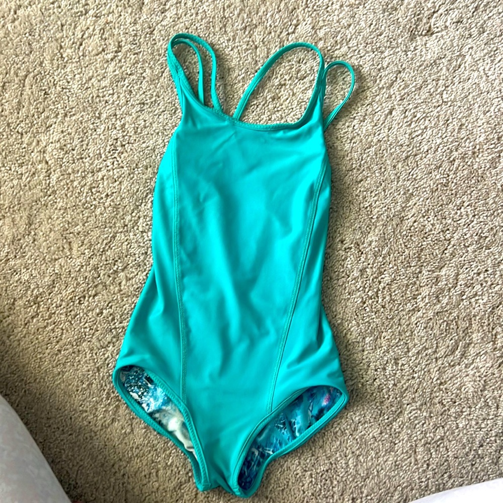 Girls Ivviva (Lululemon) small 6-7 reversible swim suit